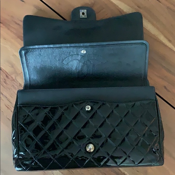 Maxi Chanel Double FlapBag Quilted Patent Black - Picture 3 of 5